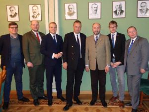 V.l.n.r.: Igor Gavrilov, Generalsekretär Paneuropa Ukraine Philipp Jauernik, Vorsitzender Paneuropa-Jugend Österreich Stefan Haböck, Internationaler Referent Paneuropabewegung Österreich Karl von Habsburg, Präsident Paneuropabewegung Österreich Ihor Zhaloba, Präsident Paneuropa Ukraine Stefan Richter, Vorsitzender Paneuropa-Union Sachsen Rainhard Kloucek, Generalsekretär Paneuropabewegung Österreich