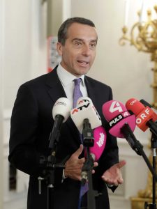 Gegenüber den Medien stellte Bundeskanzler Christian Kern sein Abschneiden als Erfolg dar. Echte Zugewinne hatte er aber keine zu verbuchen. © Bundeskanzleramt / Regina Aigner